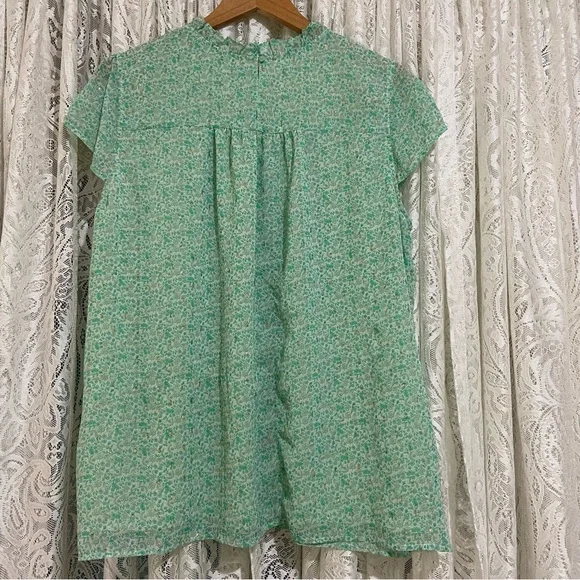 Floral Green Ruffle Blouse - Picture 2 of 8